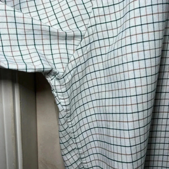 L.L. Bean Long Sleeve Button‎ Down Shirt - Picture 3 of 9